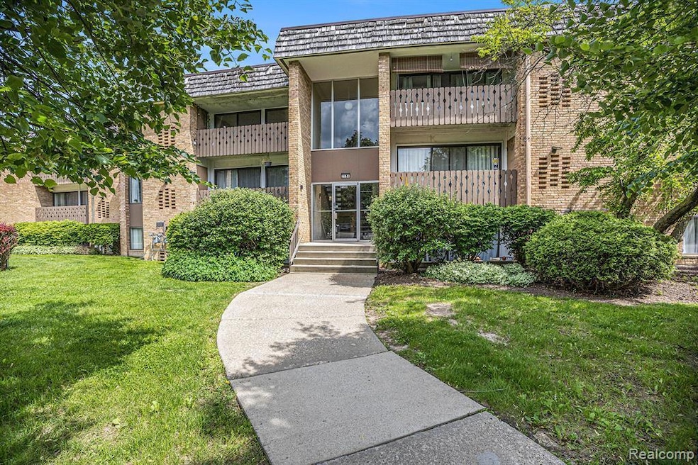 2104 Pauline Blvd unit 305, Ann Arbor, MI 48103 - photo 1