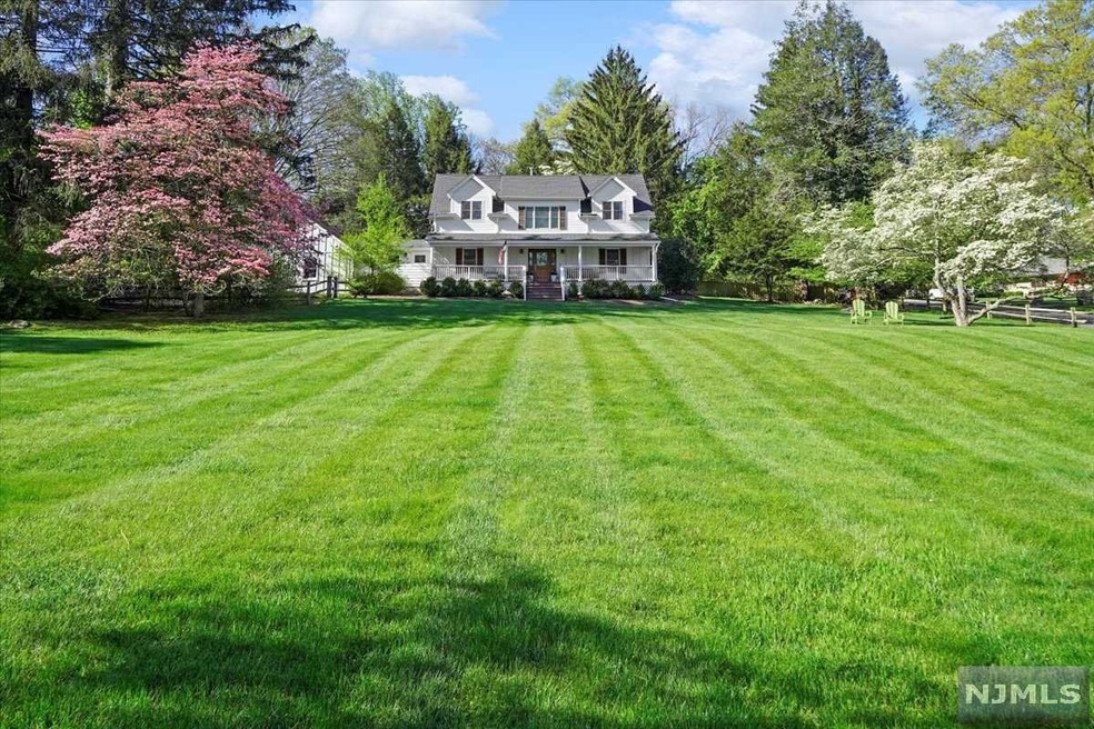 20 Weiss Rd, Upper Saddle River, NJ 07458 - photo 1