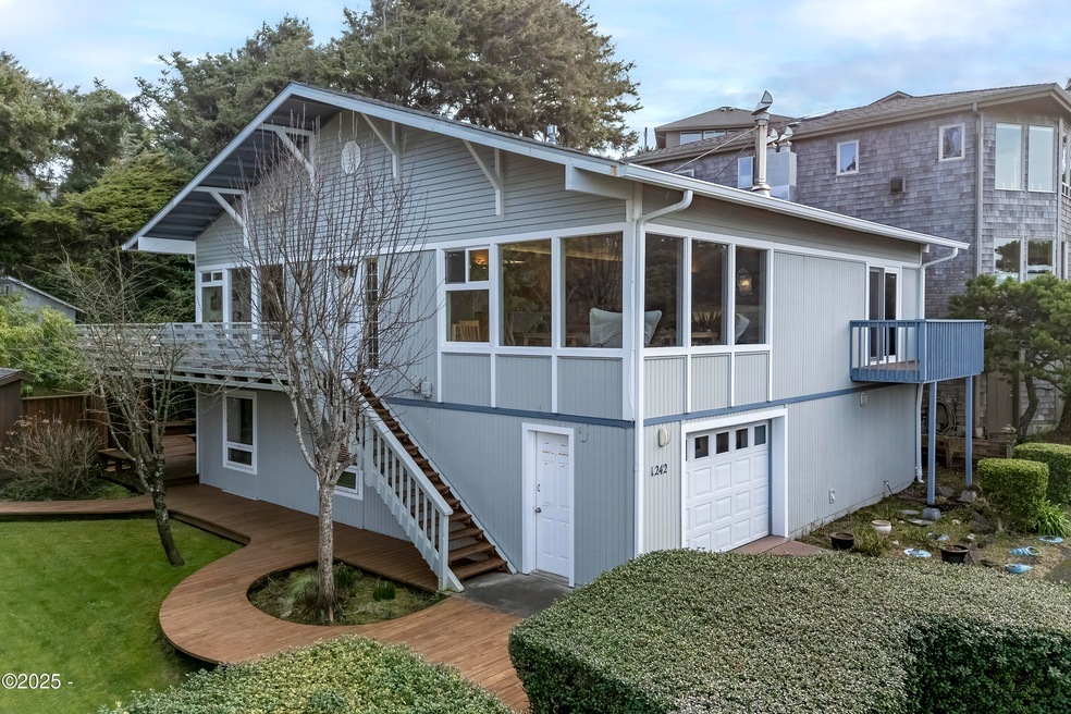 1242 NW SPRING ST (EXTERIORS) (1)