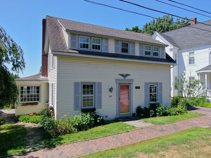 1) 190 Main St, Wiscasset