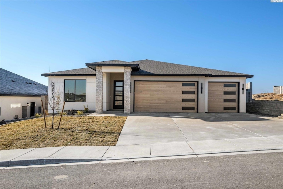 Pending $639,000 • Co-Listing Agent
