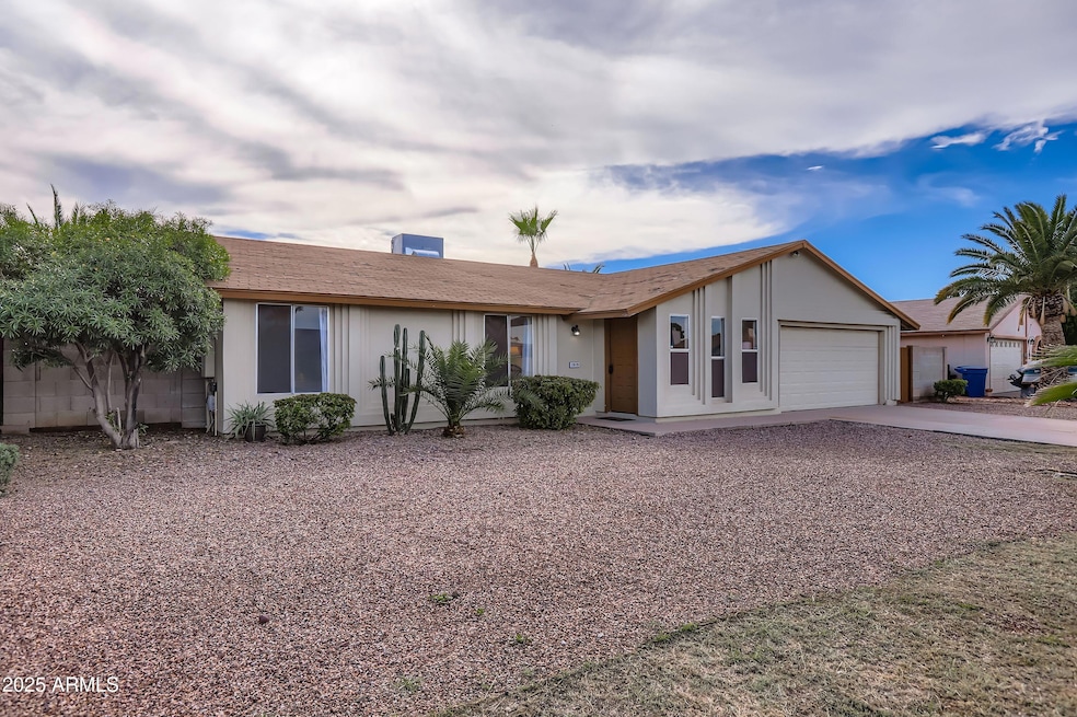 1619 W El Alba Way, Chandler, AZ 85224 - photo 1