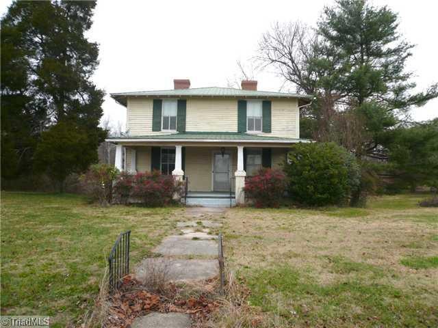 828 Lawsonville Ave, Reidsville, NC 27320 - photo 1