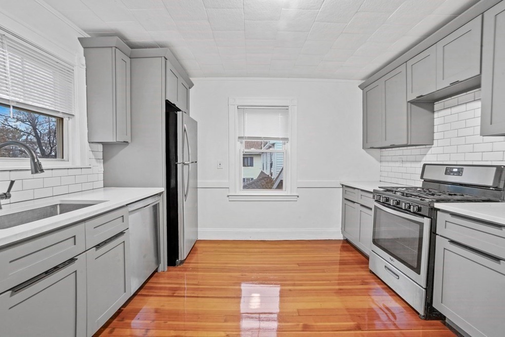 18-20 Atherton St unit 20, Quincy, MA 02169 - photo 1