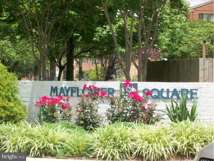 5918 Mayflower Ct, Alexandria, VA 22312 - photo 1