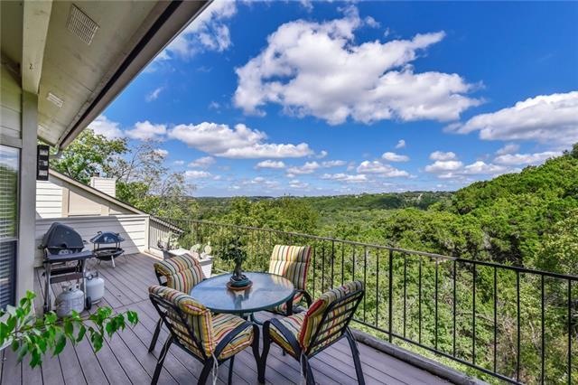 Expansive deck to enjoy your panoramic view of the