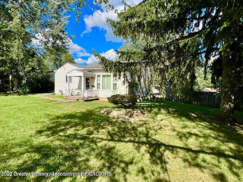 4627 Lowcroft Ave, Lansing, MI 48910 - photo 1