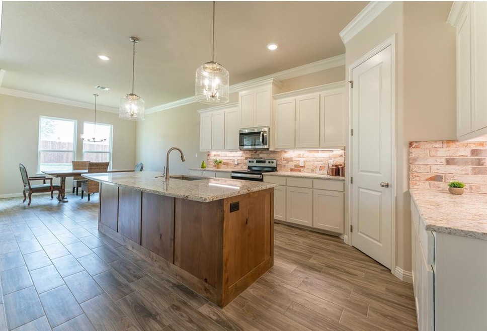 3107 Promenade Dr, Granbury, TX 76048 - photo 1