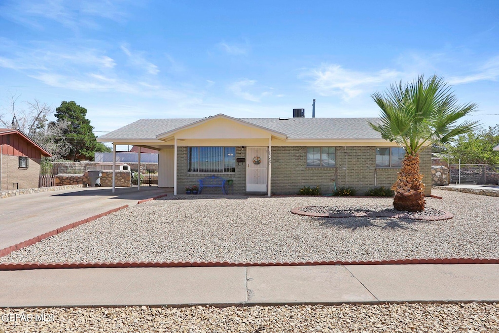 10207 Chinaberry Dr, El Paso, TX 79925 - photo 1