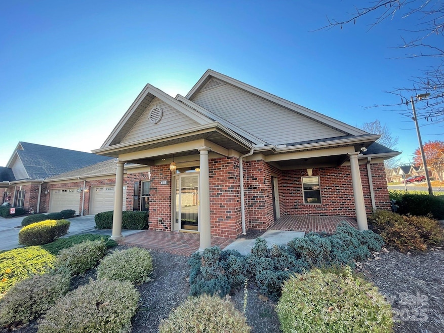 Under Contract $398,500