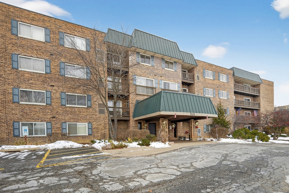The Regency Square Apartments unit 207, Elk Grove Village, IL 60007 - photo 1