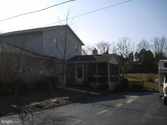 11537 Grant Shook Rd, Greencastle, PA 17225 - photo 1