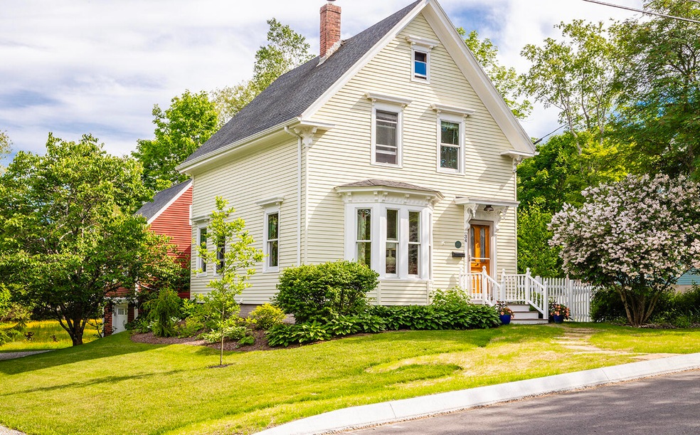 34 Pearl St, Camden, ME 04843 - photo 1