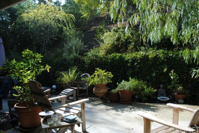 4898 Calderon Rd, Woodland Hills, CA 91364 - photo 1