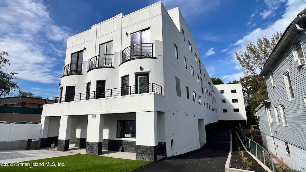 For Sale $465,000 • Co-Listing Agent