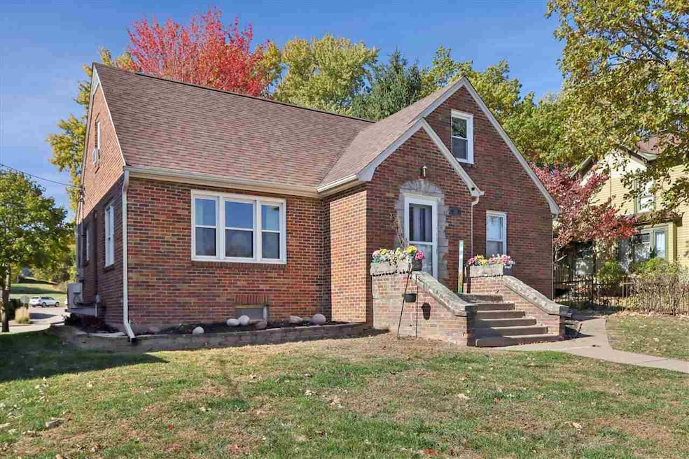 120 N Downey St, West Branch, IA 52358 - photo 1