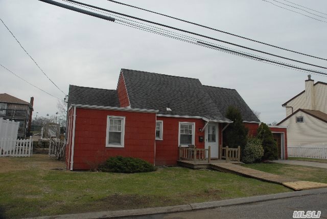 13 Bay St, Bellmore, NY 11710 - photo 1