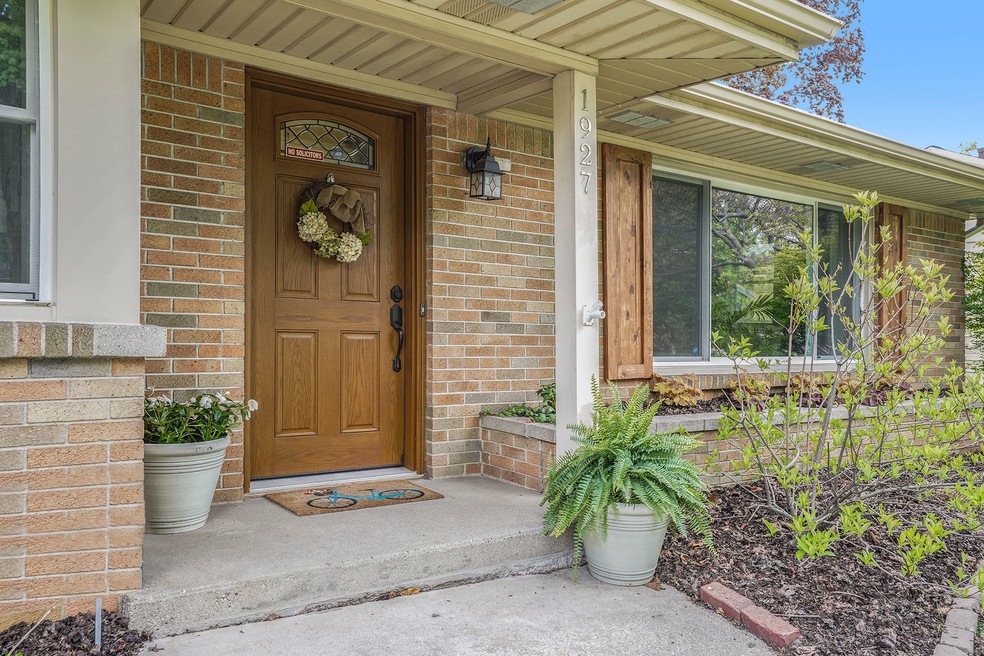 1927 Houseman Ave NE, Grand Rapids, MI 49505 - photo 1