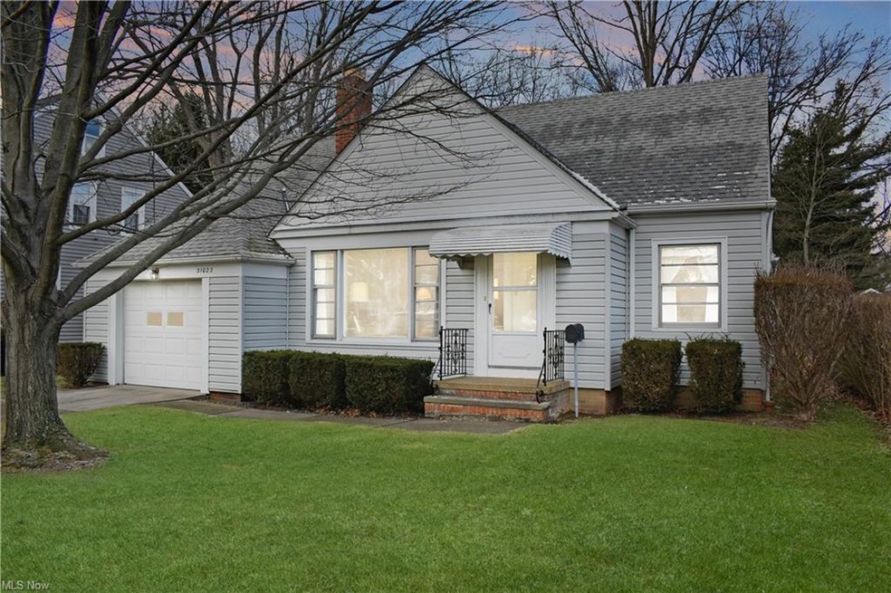 Lovely bungalow in sought after Bay Village
