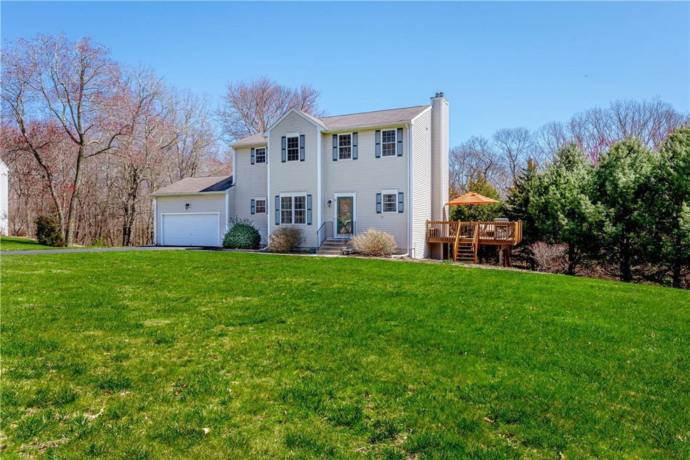 92 Whitewood Dr, Wakefield, RI 02879 - photo 1