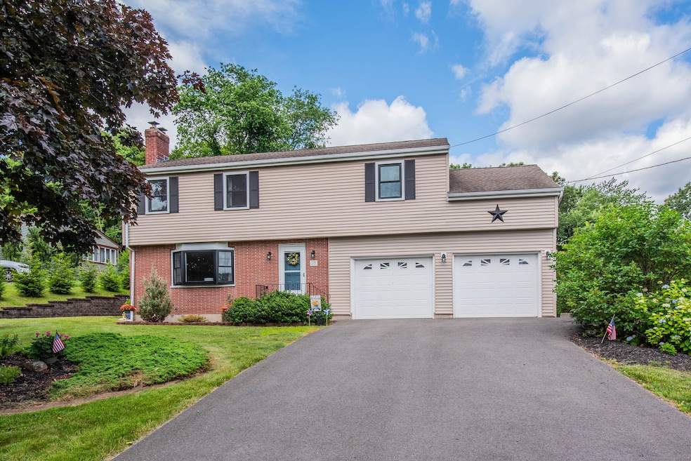 32 Stocking Brook Rd, Berlin, CT 06037 - photo 1