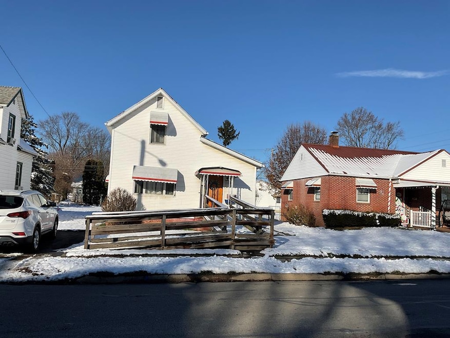 924 E Warren St, Bucyrus, OH 44820 - photo 1