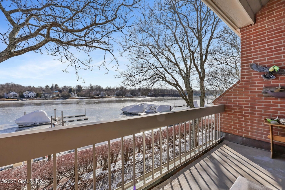 18-web-or-mls-15-river-rd-unit-220
