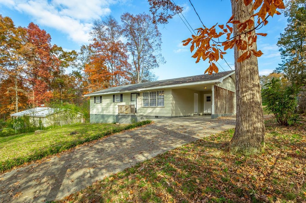 616 Wooded Hills Rd NW, Dalton, GA 30721 - photo 1