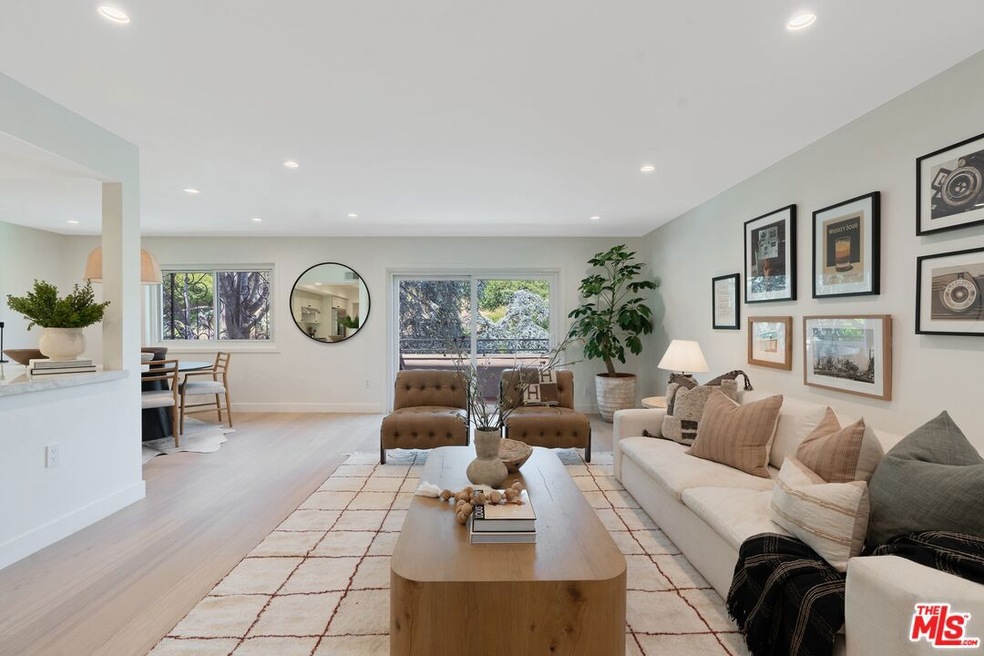 6720 Hillpark Dr unit 302, Los Angeles, CA 90068 - photo 1