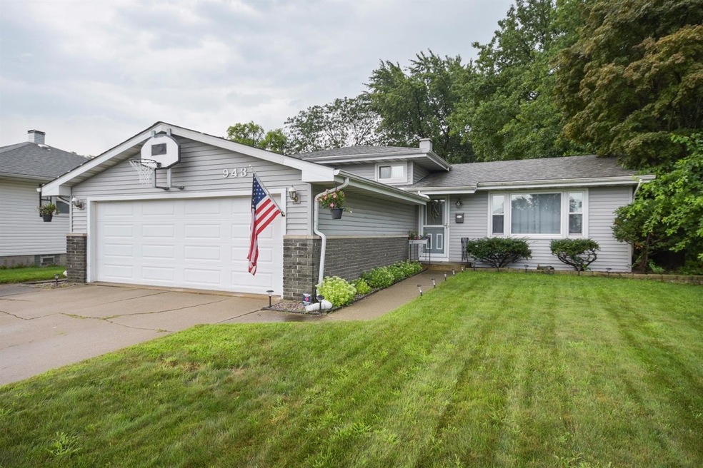 943 W Pine Place, Griffith, IN 46319 - photo 1