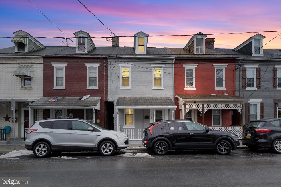 226 S 2nd St, Columbia, PA 17512 - photo 1