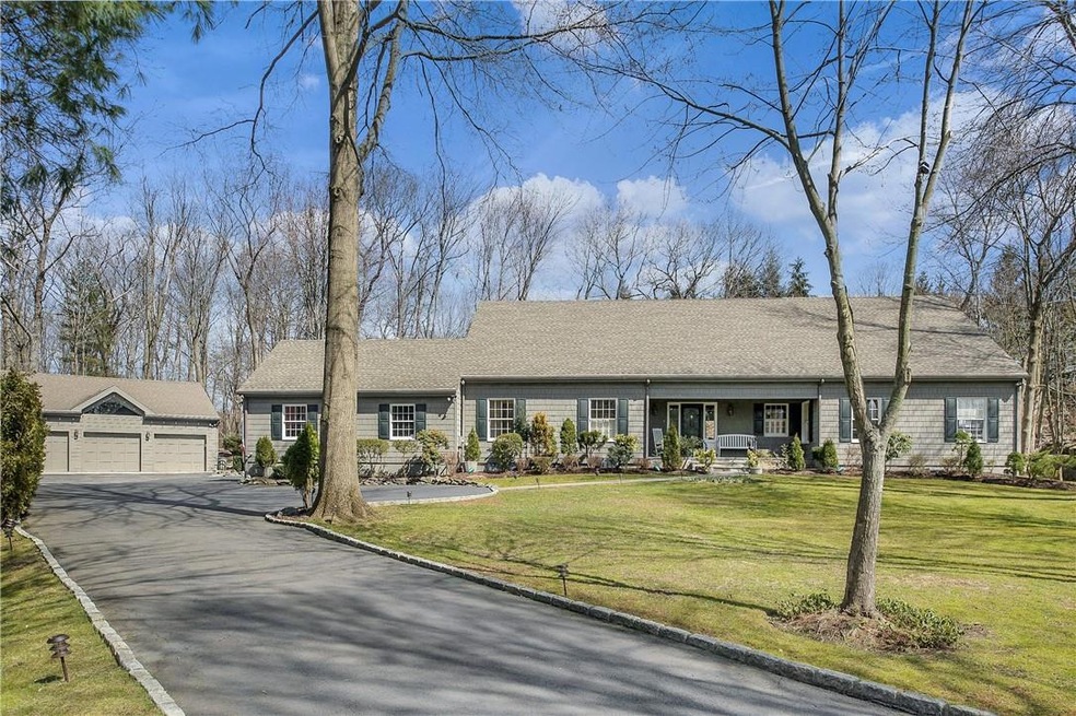 25 Fenbrook Dr, Larchmont, NY 10538 - photo 1