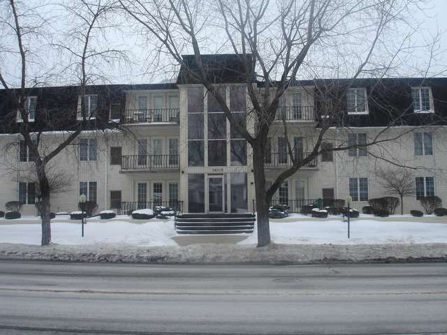 18315 Burnham Ave unit 103, Lansing, IL 60438 - photo 1