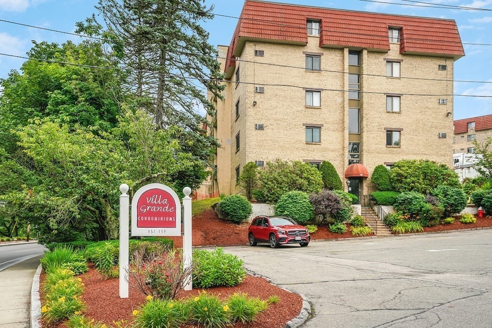 Sold $330,000 • Co-Listing Agent