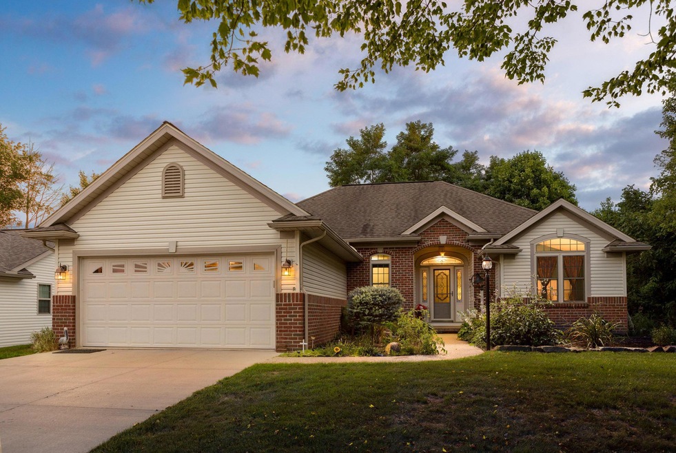 761 Royal Cir, Howard, OH 43028 - photo 1