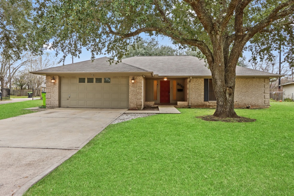 2020 Long Dr, Richmond, TX 77469 - photo 1