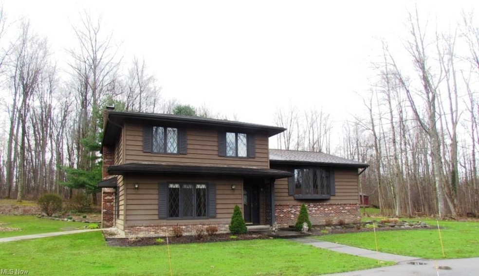 Front of 13263 Captains Walk, Munson Twp
