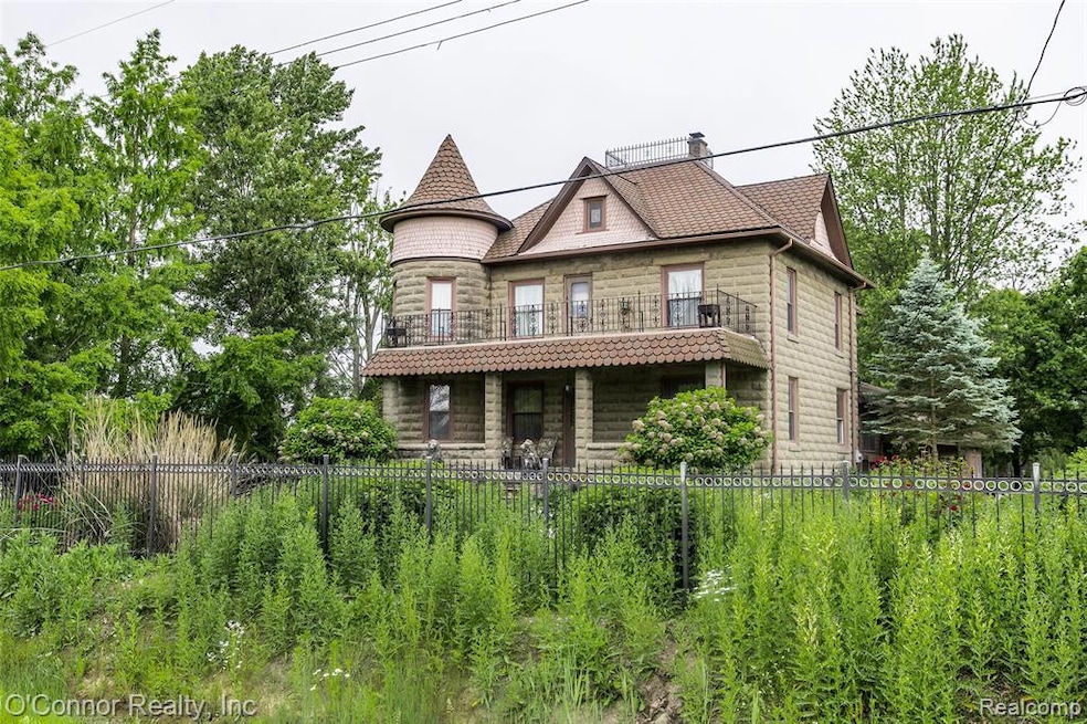 For Sale $675,000 • Co-Listing Agent