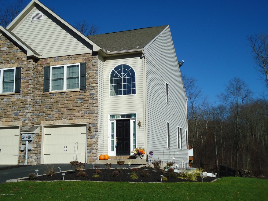 208 Twins Ln, Mountain Top, PA 18707 - photo 1