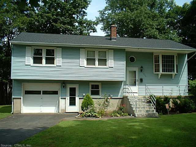 554 Chipman Street Extension, Waterbury, CT 06708 - photo 1