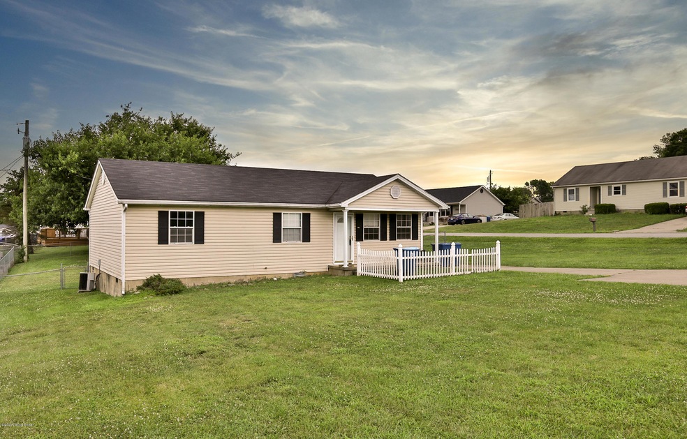 1033 Pinewood Ct, Lawrenceburg, KY 40342 - photo 1