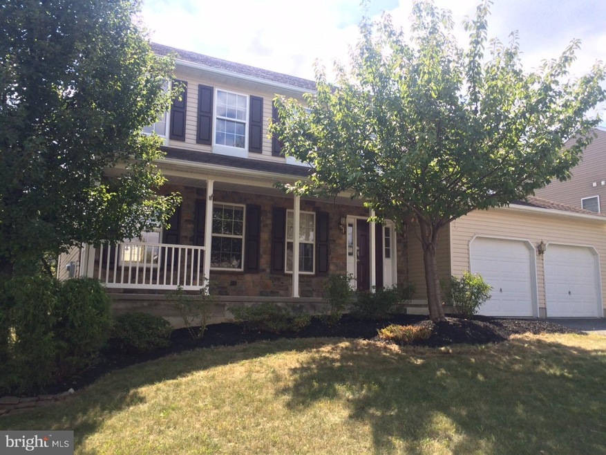 7048 Hearth Ln, Macungie, PA 18062 - photo 1