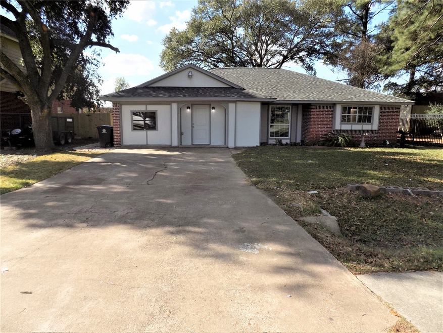 8527 Haynes St, Houston, TX 77088 - photo 1