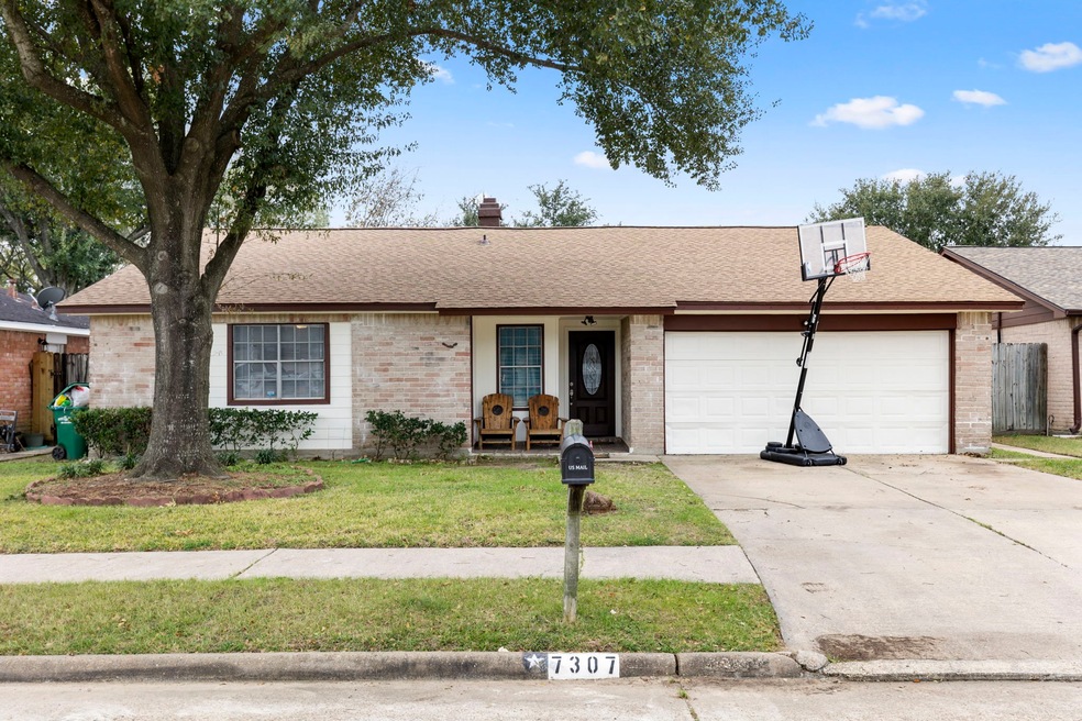 7307 Kite Hill Dr, Houston, TX 77041 - photo 1