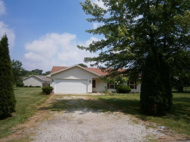 208 Hatchet Dr, Eaton, OH 45320 - photo 1