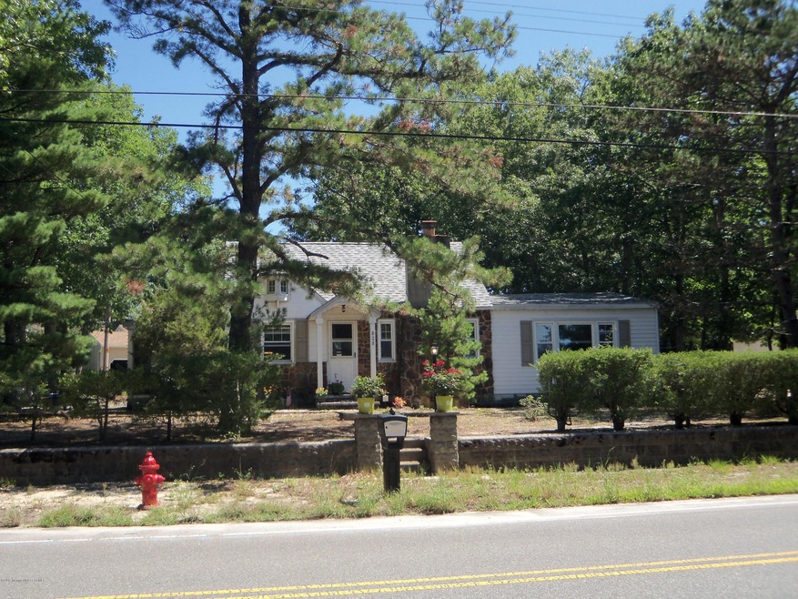 828 Lakeside Dr N, Forked River, NJ 08731 - photo 1