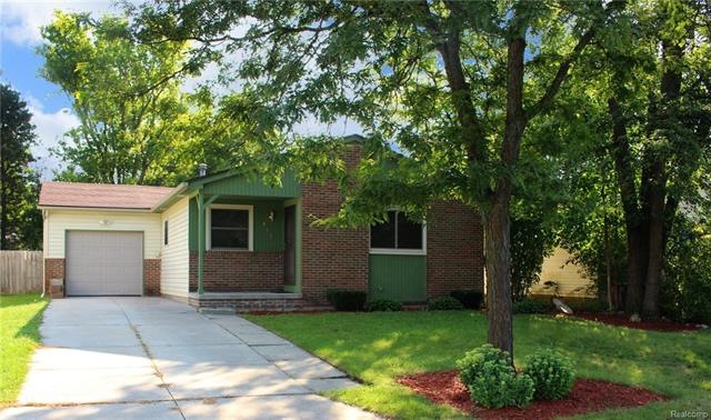 Beautiful Curb Appeal!