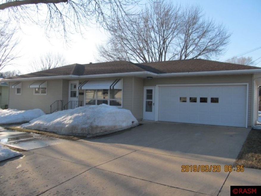616 12th St N, New Ulm, MN 56073 - photo 1