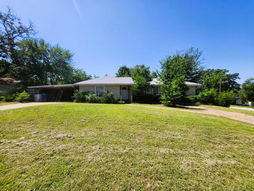 1330 W Munson St, Denison, TX 75020 - photo 1