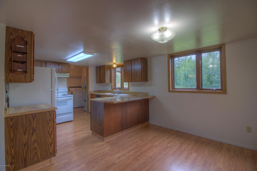 5501 E Mayflower Ln unit 2, Wasilla, AK 99654 - photo 1